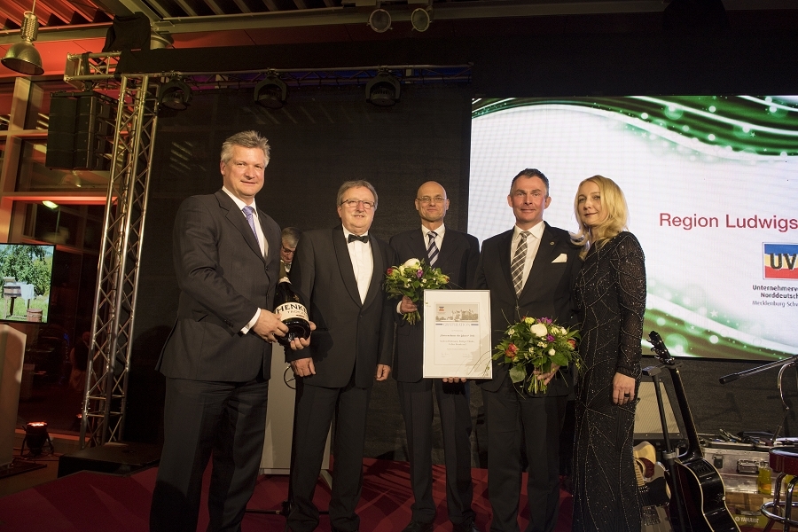 Andreas Hüttmann, Rüdiger Thieke und Volker Bornkessel vom Vielanker Brauhaus sind Unternehmer des Jahres 2015