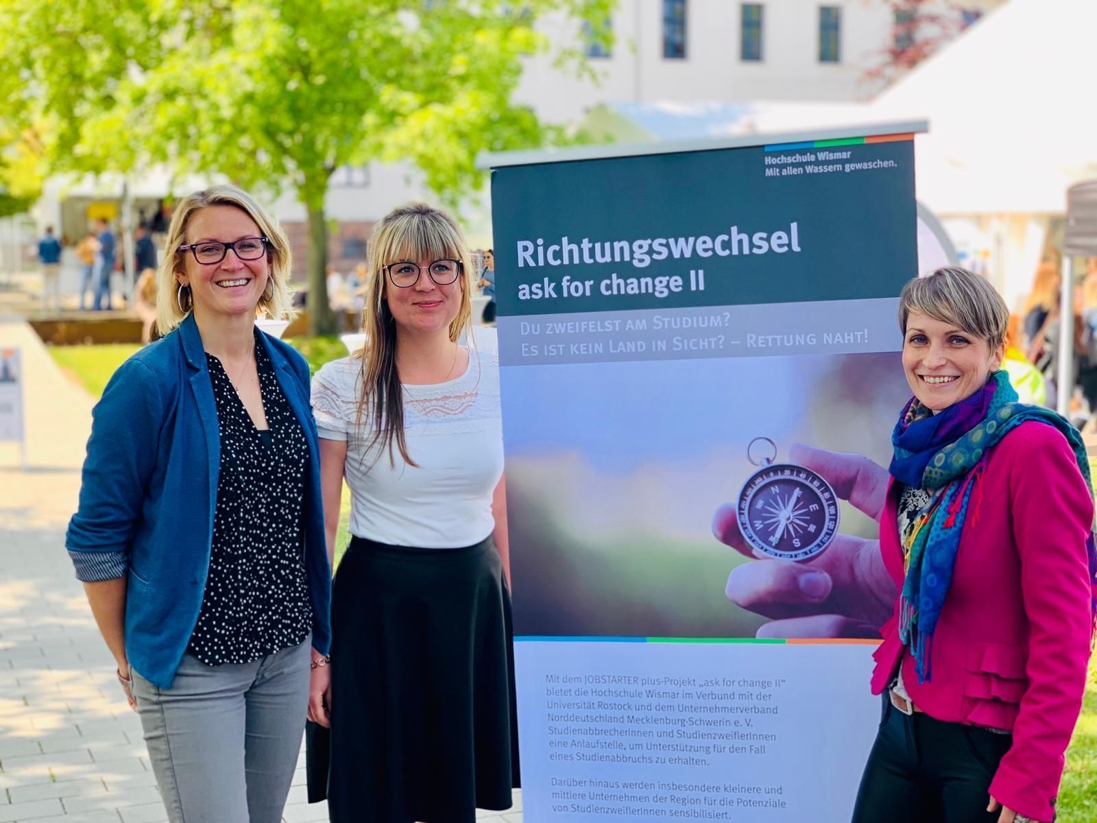 Firmenkontaktbörse auf dem Campus der Hochschule Wismar richtet Beratungsinsel für Studienzweifler ein