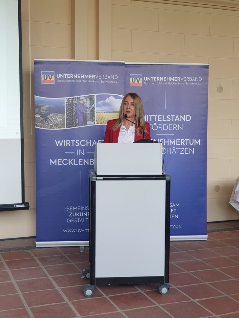 20230523 180010 resized 20230523 180010 resized