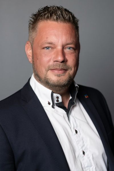 3254b7378decead3f8056c6fff0983a9 M